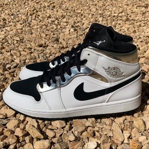 SOLD Air Jordan 1 retro white silver men’s size 13
